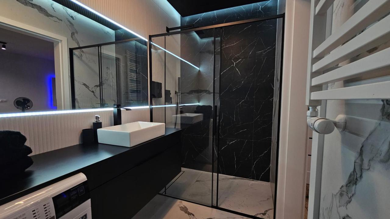 Apartment Moja Klonowa - Z Sypialnia, Parking Kielce