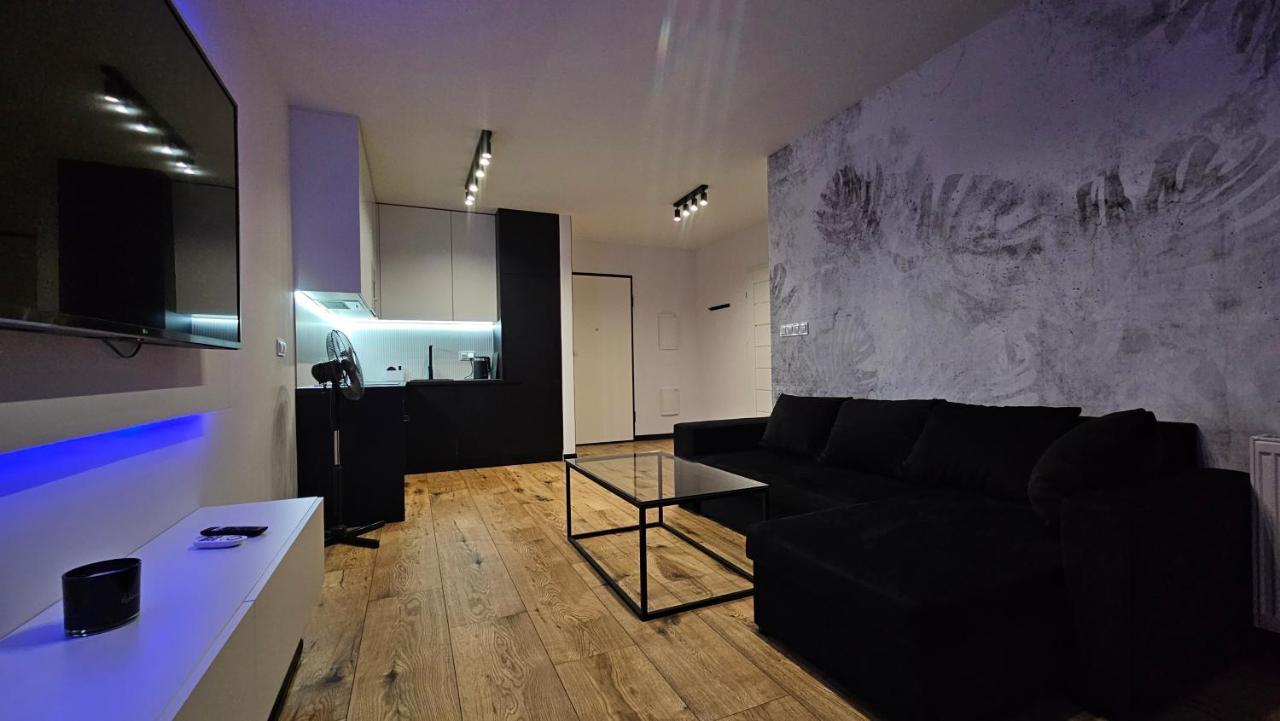 Apartment Moja Klonowa - Z Sypialnia, Parking Kielce